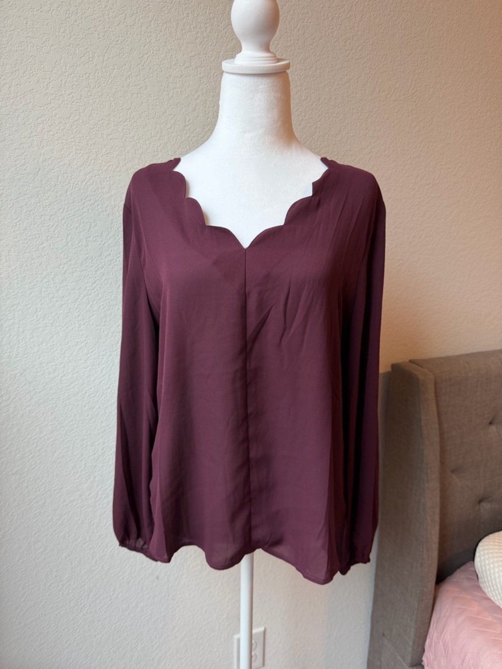 41 Hawthorn Scalloped V-Neck Long Sleeve Blouse in Burgundy
